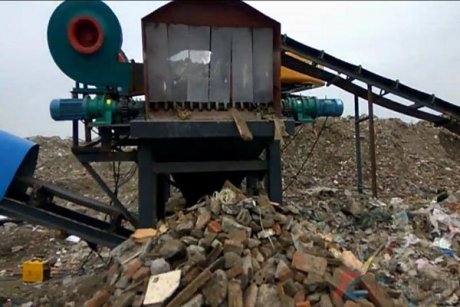 建筑垃圾（混凝土块、红砖水泥块）的分拣破碎”