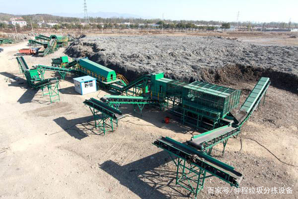 陈腐垃圾筛分现场