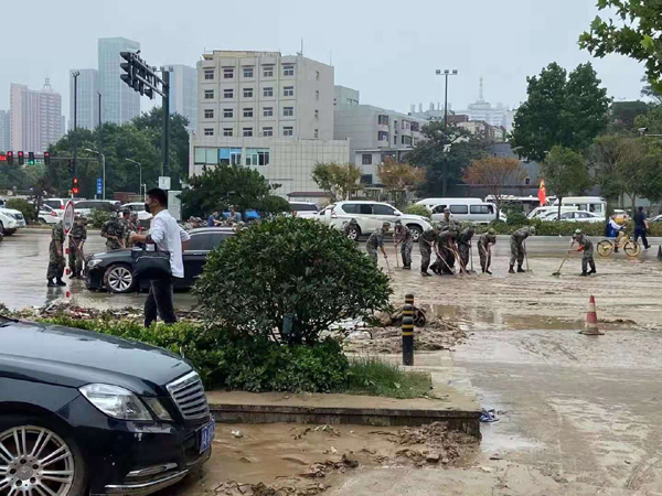 洪灾后的郑州一角